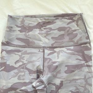 Lululemon Wonder Under HR